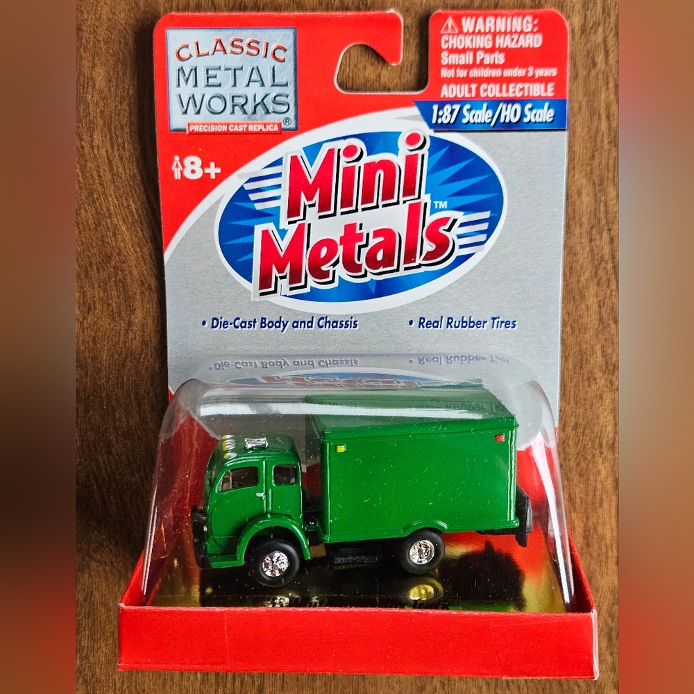 ‘53 WHITE 3000 BOX TRUCK MINI METALS HO GUAGE 1:87 DIE CAST CLASSIC METAL WORKS
